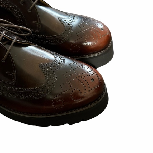 The Office Of Angela Scott Miss Lucy Derby - Picture 11 of 12